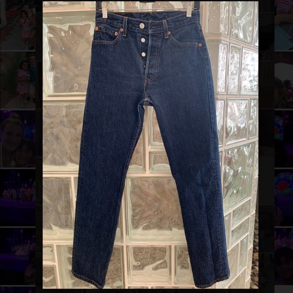 Vintage Levi’s 501’s button up jeans. Size 28x32. - Picture 2 of 10